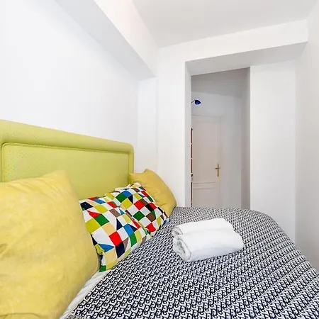 Modern 3 Bedroom In Puerto Banus With Sea Views *