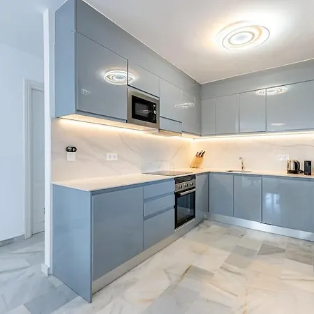 Modern 3 Bedroom In Puerto Banus With Sea Views