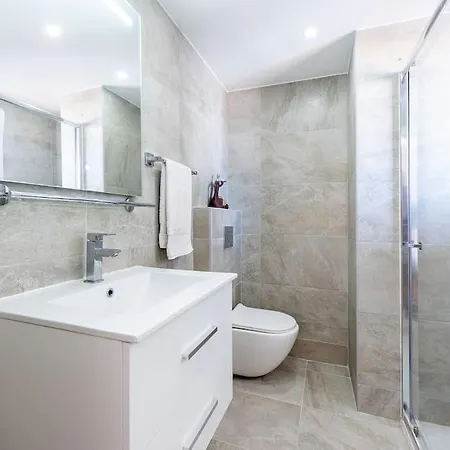 شقة Modern 3 Bedroom In Puerto Banus With Sea Views *
