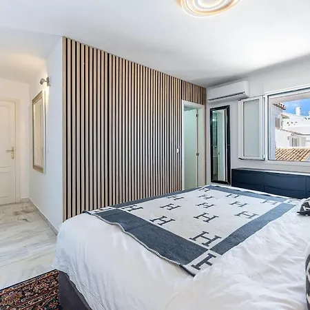 Modern 3 Bedroom In Puerto Banus With Sea Views ماربيا