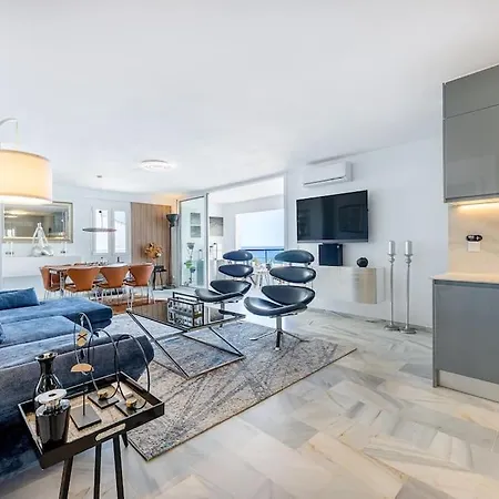 Modern 3 Bedroom In Puerto Banus With Sea Views شقة *