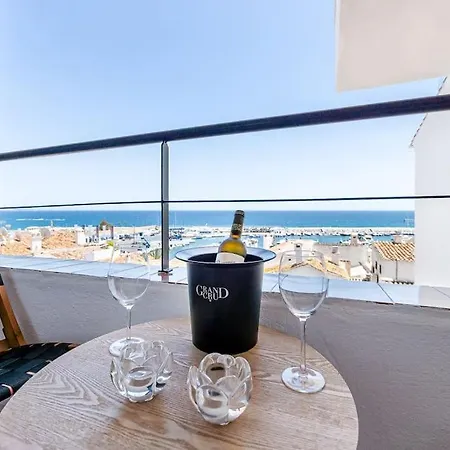 Modern 3 Bedroom In Puerto Banus With Sea Views *