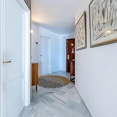 Modern 3 Bedroom In Puerto Banus With Sea Views דירה *